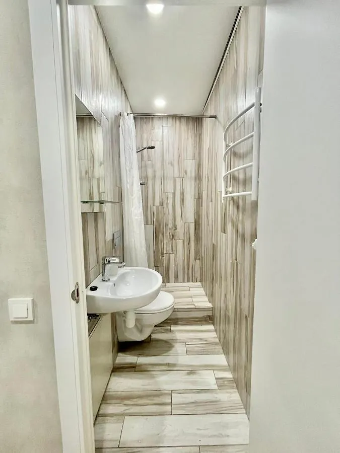1 Room Apartment Near Peremohy Square Kiev